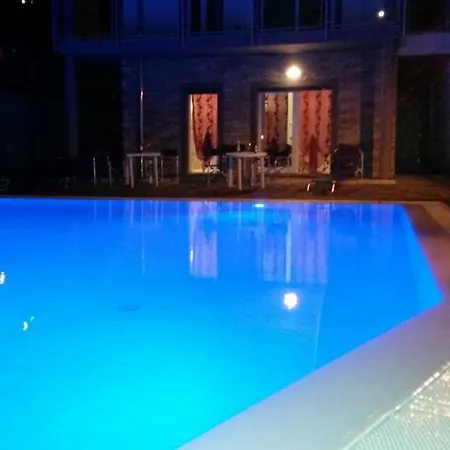 Casa Silvia In Alessandra アパート